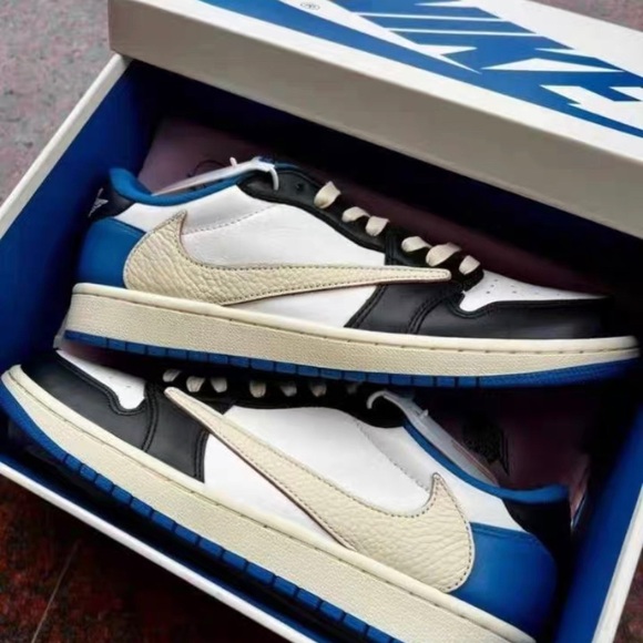 Fragment design x Travis Scott x air Jordan 1 low retro - Picture 1 of 4